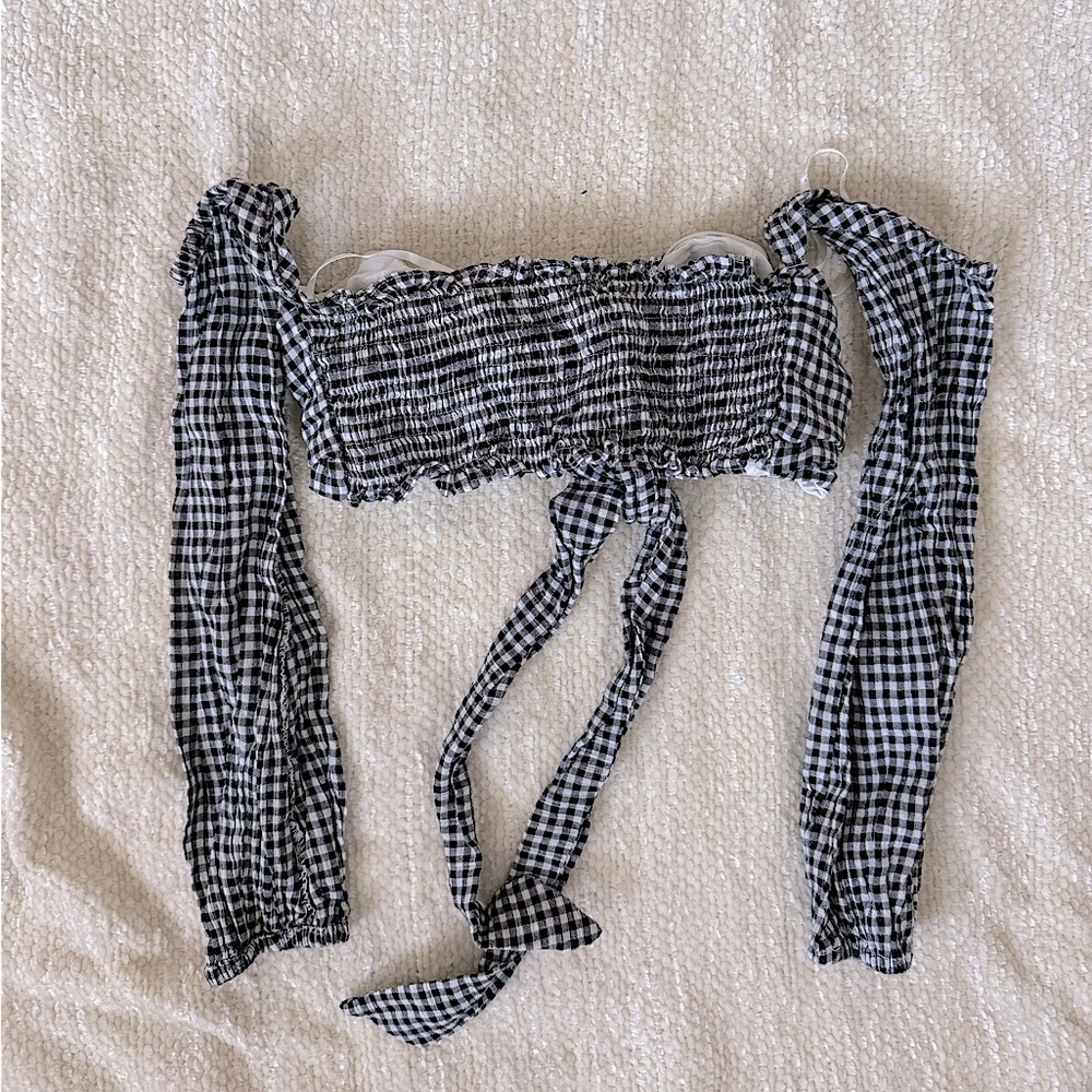 HONEY PUNCH | gingham crop top. - Picture 5 of 6